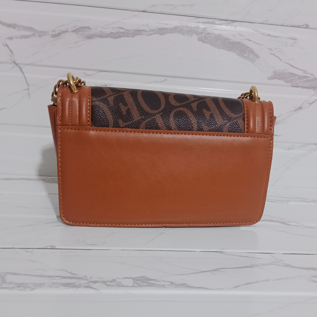 Chic Chain Bag