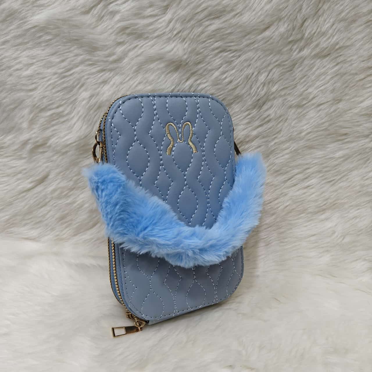 Mobile Pouch (Fur handle)