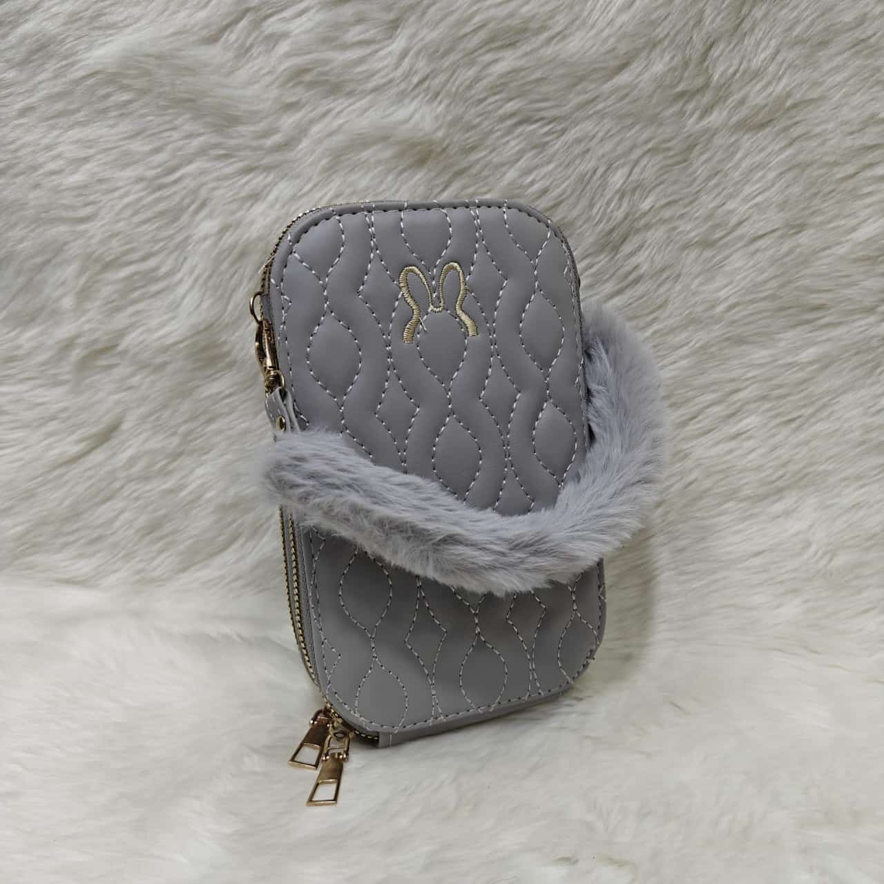 Mobile Pouch (Fur handle)